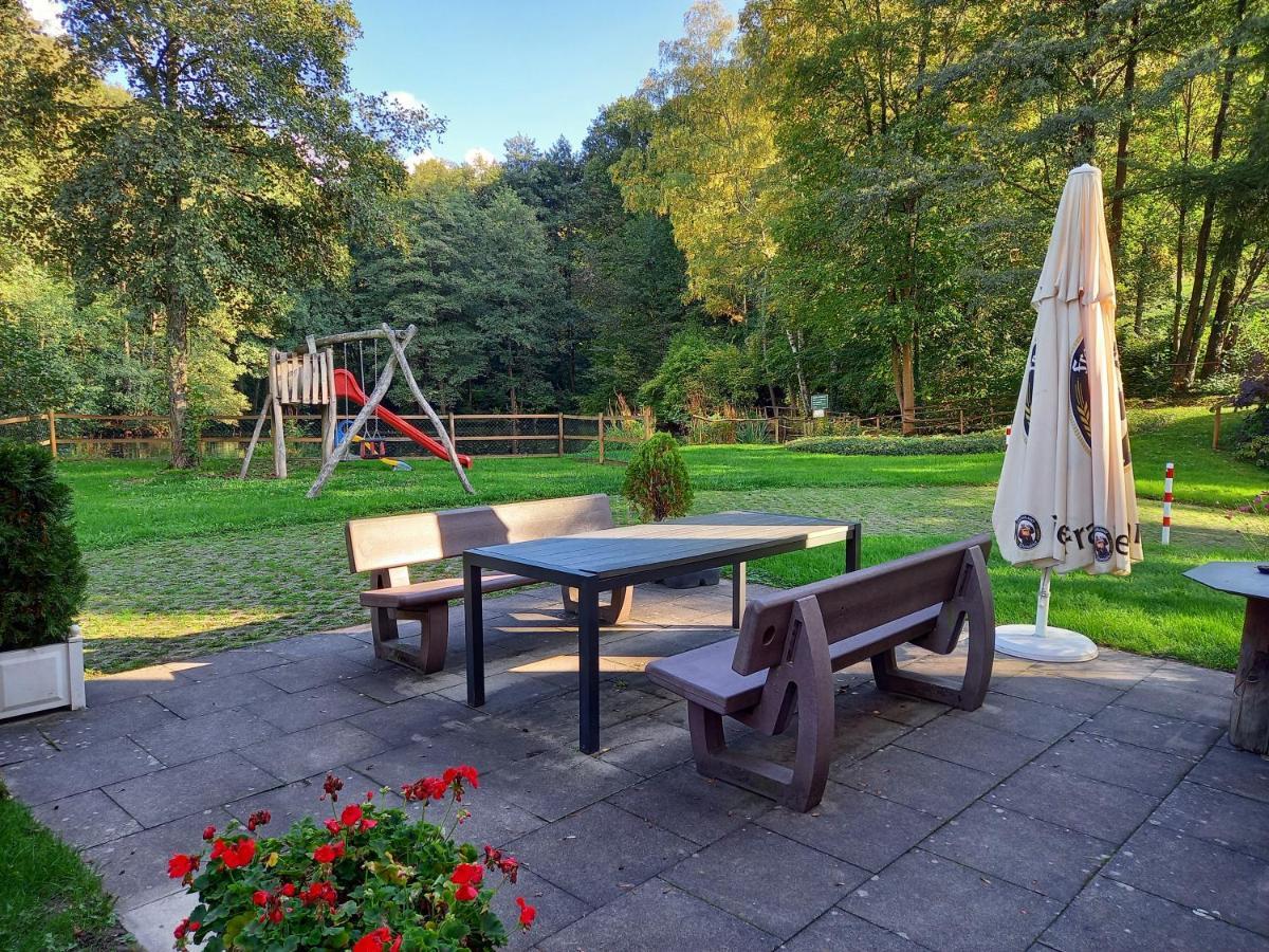 Ferienwohnung Am Waldsee Mit Schwimmbad ゲルンスバッハ エクステリア 写真