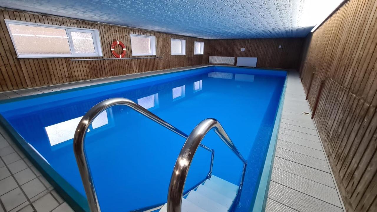 Ferienwohnung Am Waldsee Mit Schwimmbad ゲルンスバッハ エクステリア 写真